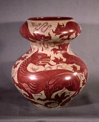 Vase décoré d